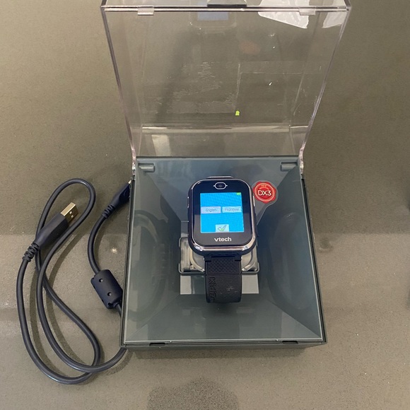 V-Tech Kiddiezoom Smartwatch - Picture 2 of 3